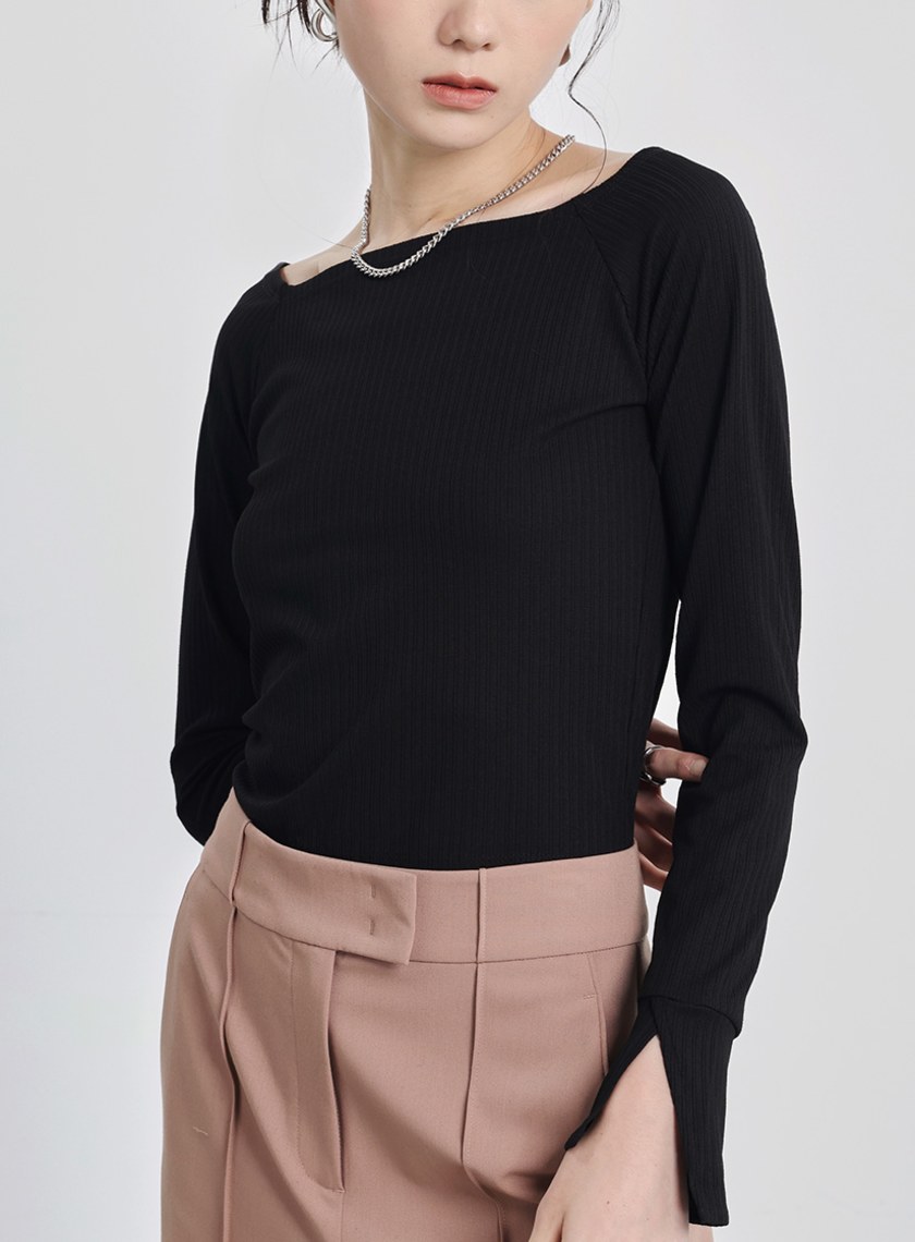 方領坑條合身針織上衣